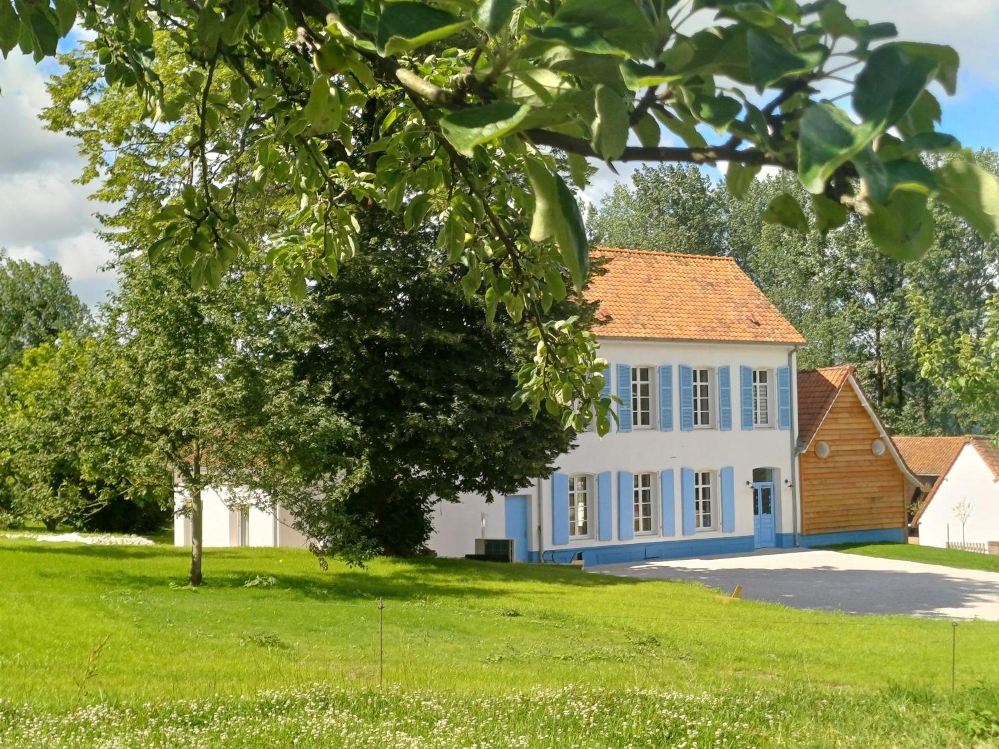 La Reinette Des Pres Hotel Doudeauville Bagian luar foto